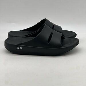OOFOS OOaah Recovery Sandals. Size 8